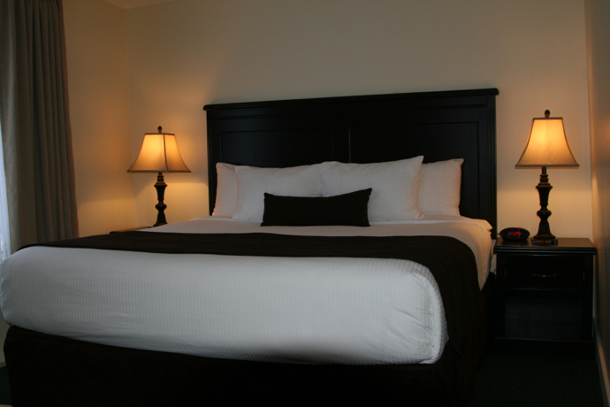 Enjoy your home away from home, all in the cozy and picturesque Cypress Hills views. Our spacious hotel rooms have all the comforts of home with the luxuries of a getaway.