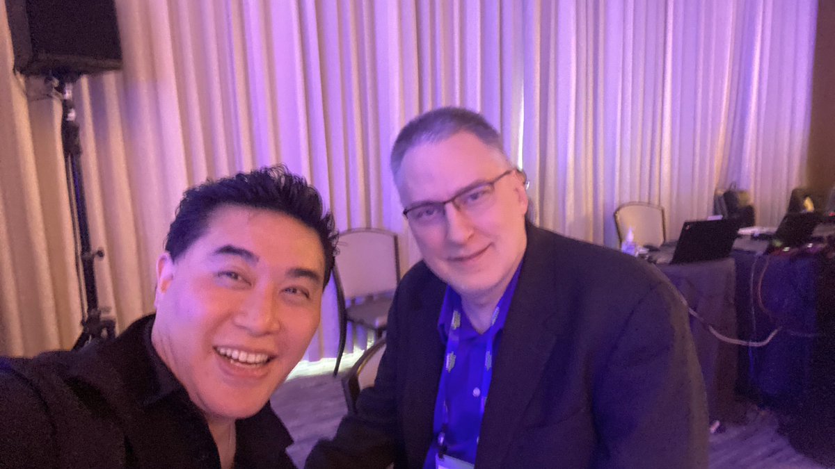rwang0's tweet photo. MyPOV: wow 10 years on @twitter finally IRL @dalka live here in Chicago #cloudtogether @ArgyleExecForum https://t.co/YmqPpSngZp