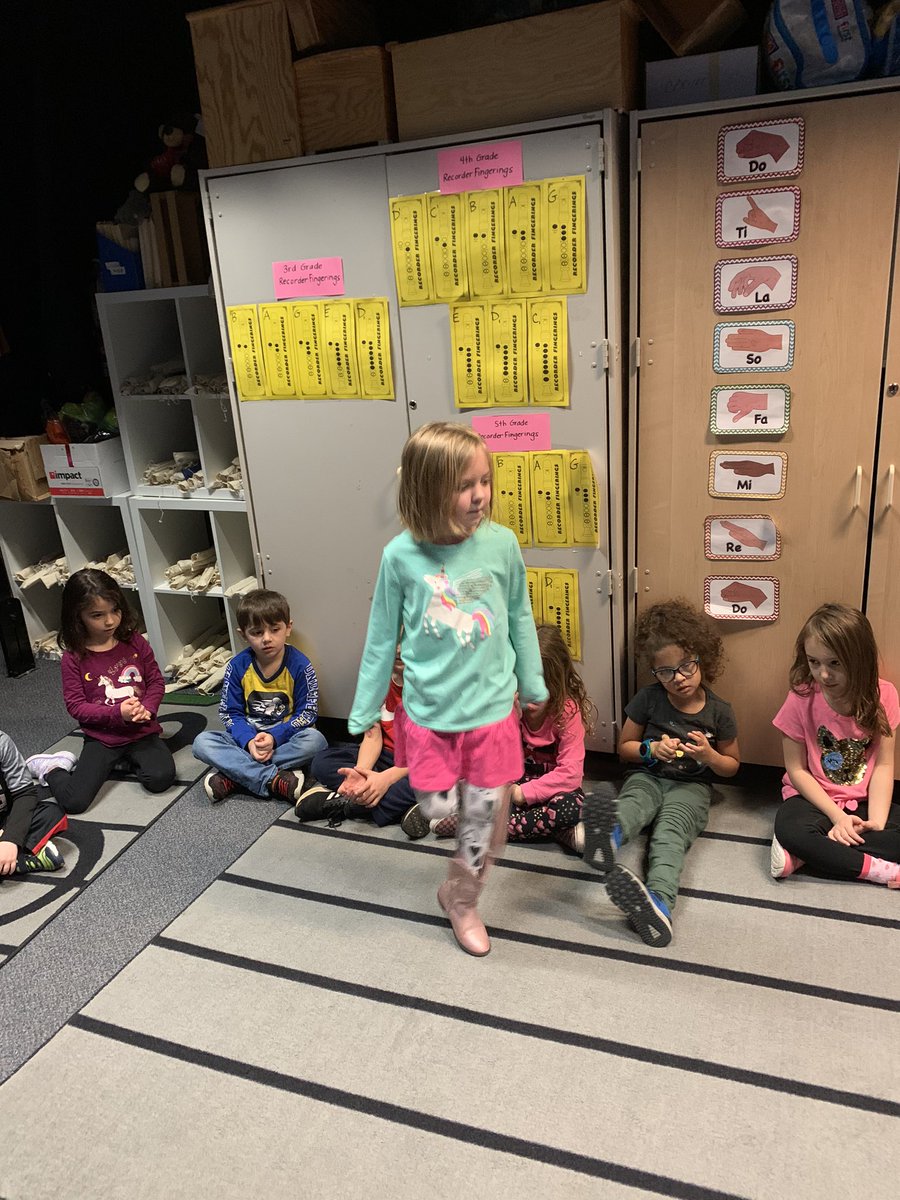 ccarlsond64's tweet photo. Check out our kindergarten friend teaching us an Irish reel while we listen to Irish fiddle tunes! Music is the best! #keepshamrockin #d64music #d64leadwithlove #falcons64 ☘️☘️☘️ https://t.co/coSaXtKDue