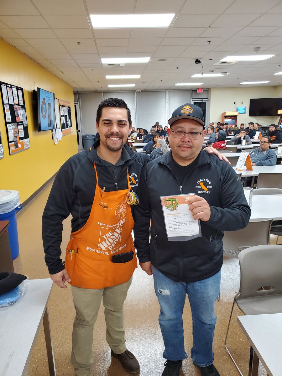 Jacob_C_5641's tweet photo. Some peer to peer recognition mixed in this morning #tracy5641 #rdc5641 https://t.co/QiFCo9I6B4