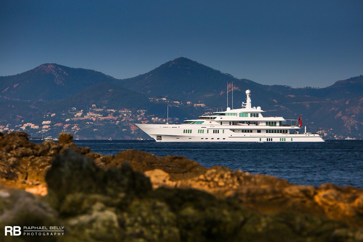 Superyachtfan's tweet photo. Pretty photo by Raphael Belly of the #yacht #Siran
She was built in 1992 by #feadship to a design of Jon #Bannenberg
Her owner is #Armenian #entrepreneur Bob Manoukian
His main source of #wealth seems to be the company #cocacola Bottlers of Armenia
https://t.co/XxGgoe6vCY https://t.co/RKumLVNCPd