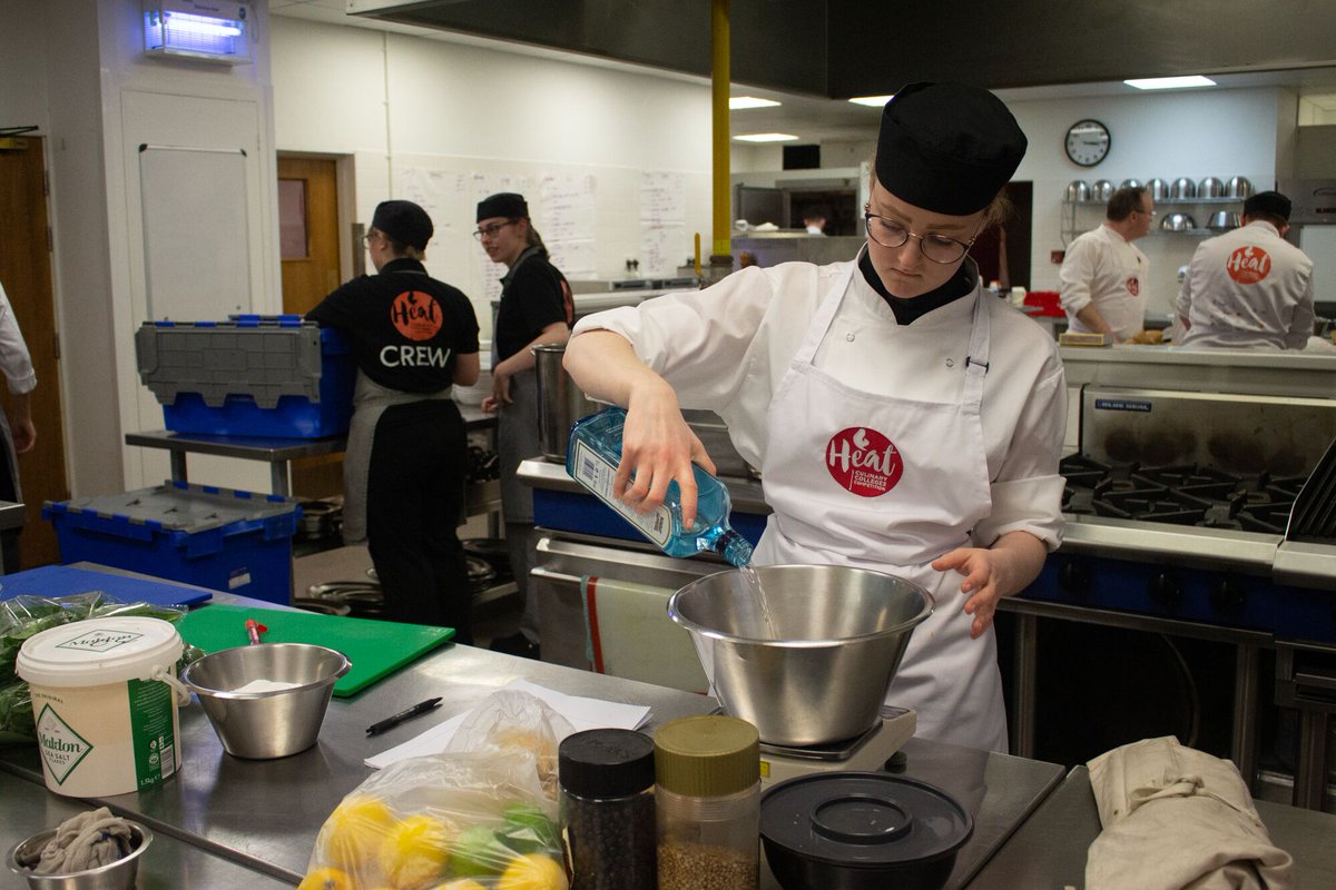Heat_Jersey's tweet photo. The pressure is building as last year's winners Farnborough College get to work preparing tonight's menu, the bar has been well and truly raised since last year, can they stand the HEAT? #FCOTTheGallery https://t.co/HQLDjeu0f8