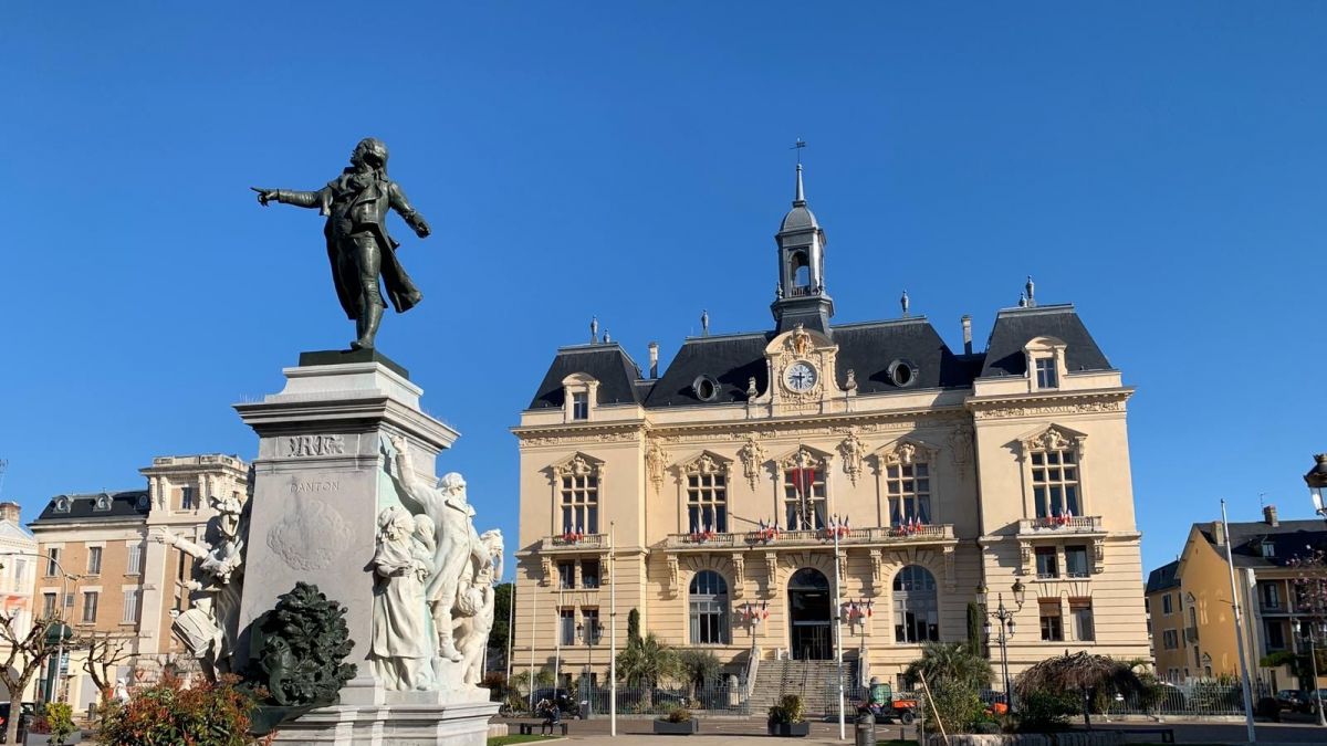 Direct. Municipales 2020 : suivez le débat à Tarbes dlvr.it/RRhFLk