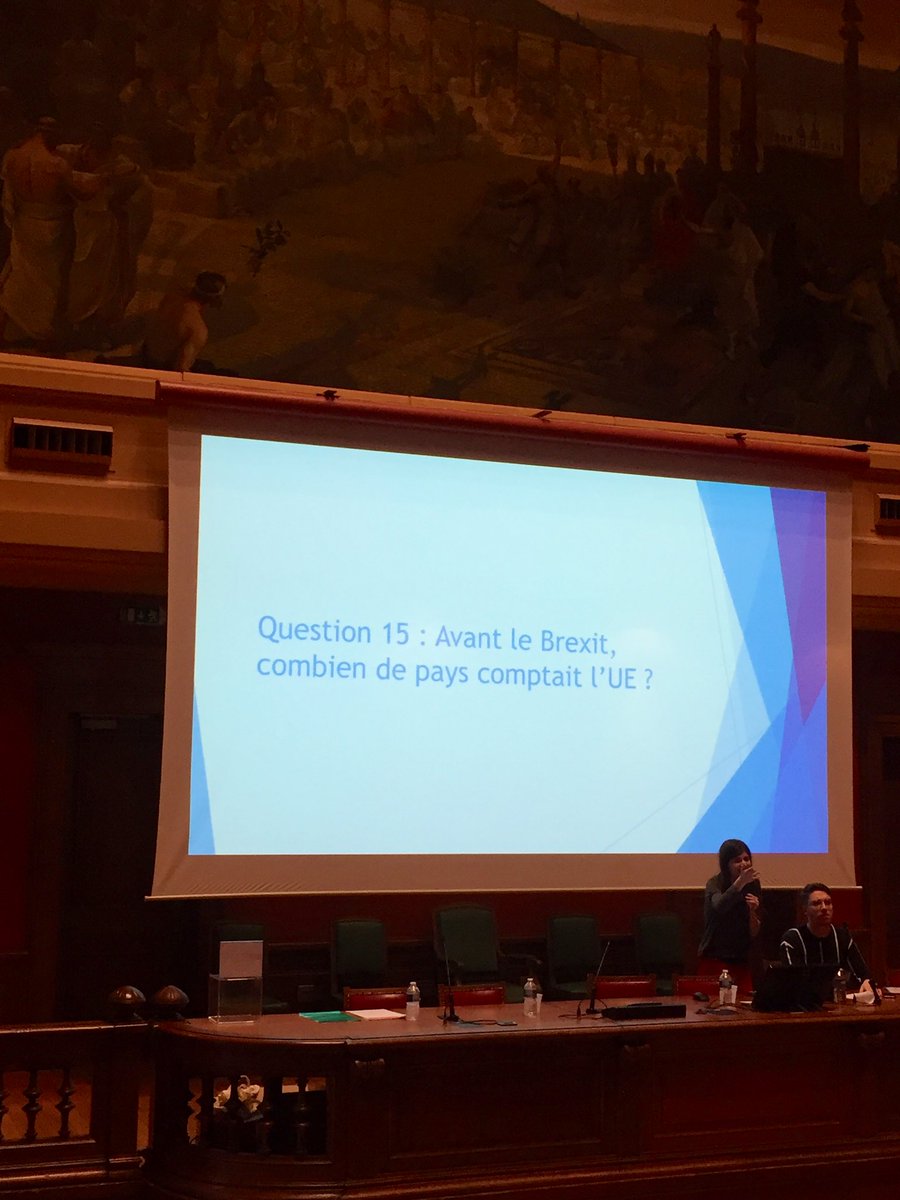 de_daubie's tweet photo. Première partie @fetedudroit : un quizz ! 3 équipes doivent répondre  aux questions proposées par @Mankpadere Belle ambiance pour ce quizz ! https://t.co/0ORPxIbWwR