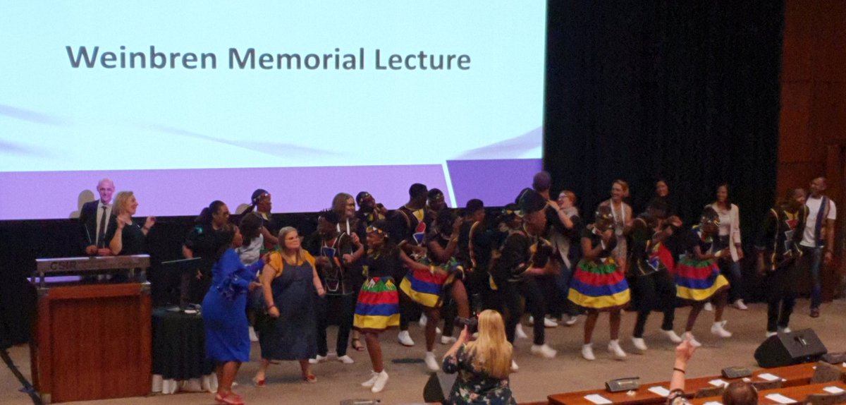 SteylCharle's tweet image. #Sasa20 delegates joining in the fun with Ndlovu Yout Choir! @docanaesthetic @ChoirAfrica @HylaKluyts