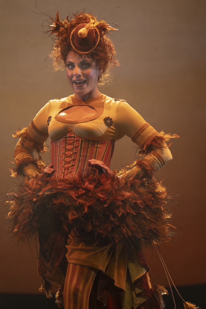 ScottishOpera's tweet photo. We had an amazing time with #SOflute last year, and this year's Summer production promises just as many laughs-- and some even more outrageous costumes: #GilbertandSullivan's THE GONDOLIERS.
Gondola hat, anyone?: https://t.co/fAcTlVPb1A #SOgondoliers https://t.co/8WVQHYrccz