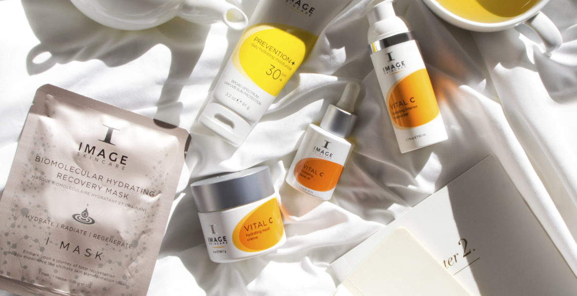 EBJDaySpa's tweet photo. Cold, dry air calls for a thicker, richer crème in place of your light summer moisturizer. Cremes are usually about a 50/50 blend of oil and water, they are thicker than a moisturizing lotion and this is what makes them perfect for winter. @imageskincare #EstheticsByJeanette https://t.co/GAm6y8QBll