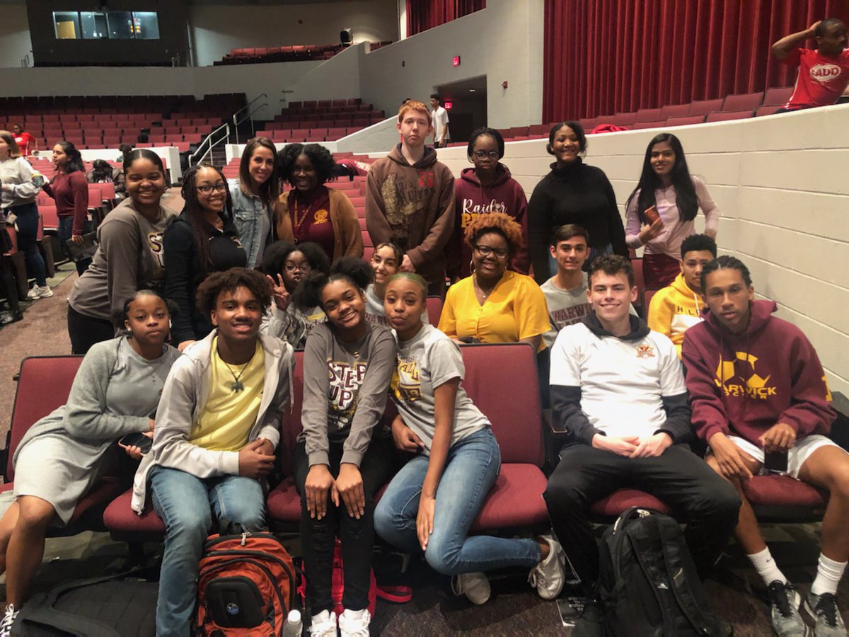 WarwickRaiders's tweet photo. Warwick Student Leaders attending the Jostens Renaissance Leadership Conference!

#RaiderPride #CopelandCrew #NNPSproud https://t.co/DsrjTNS23a