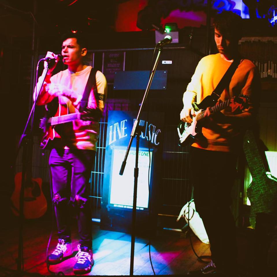 Bow Beehive tweet media