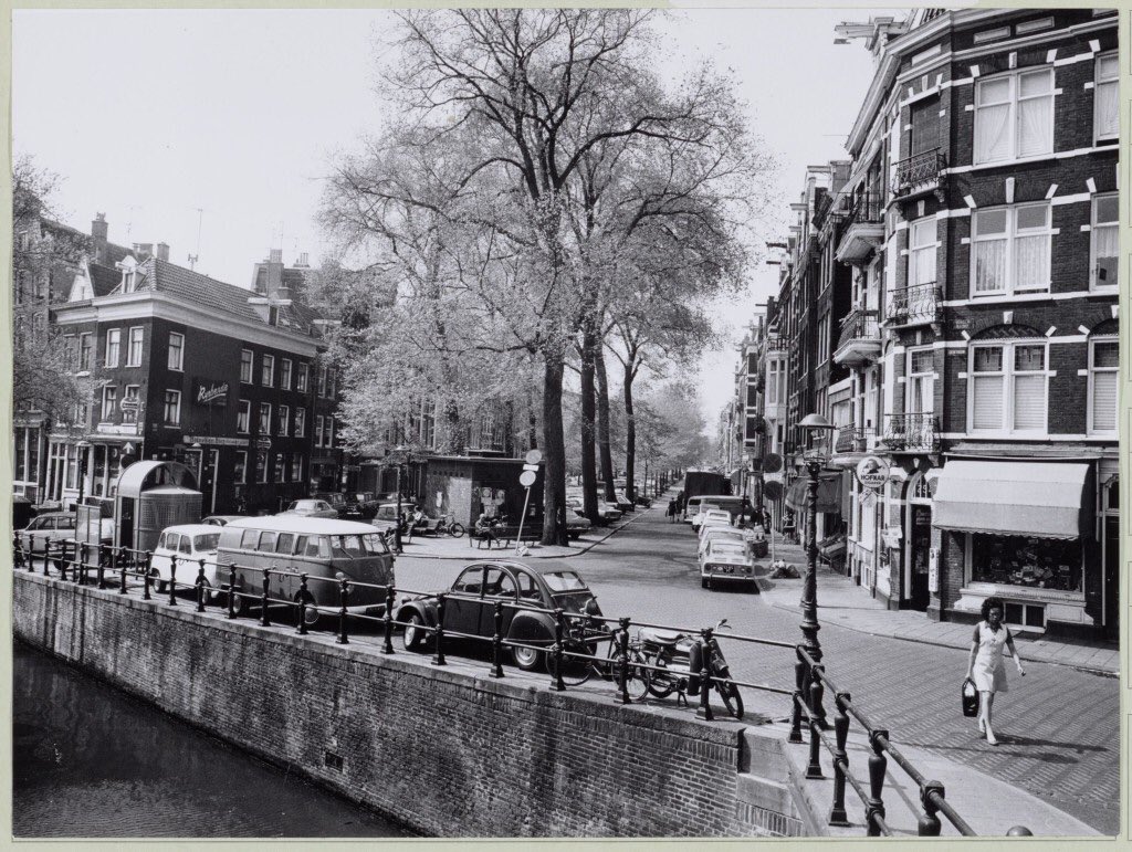 BrentToderian's tweet image. Reminder: Amsterdam wasn’t Amsterdam until it became Amsterdam.

The key question is HOW.

Want safe, bikeable streets? Among other things, get rid of free parking like #Amsterdam did. Via @StreetsblogNYC @StreetsblogUSA 
nyc.streetsblog.org/2019/08/06/op-…
