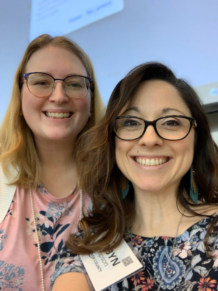 TechieFrau's tweet photo. Great presentation with @FrauRThompson on lesson planning with Google slides! https://t.co/NPBf1SIFti #EdTechRVA2020 https://t.co/Bz25OYgnJw