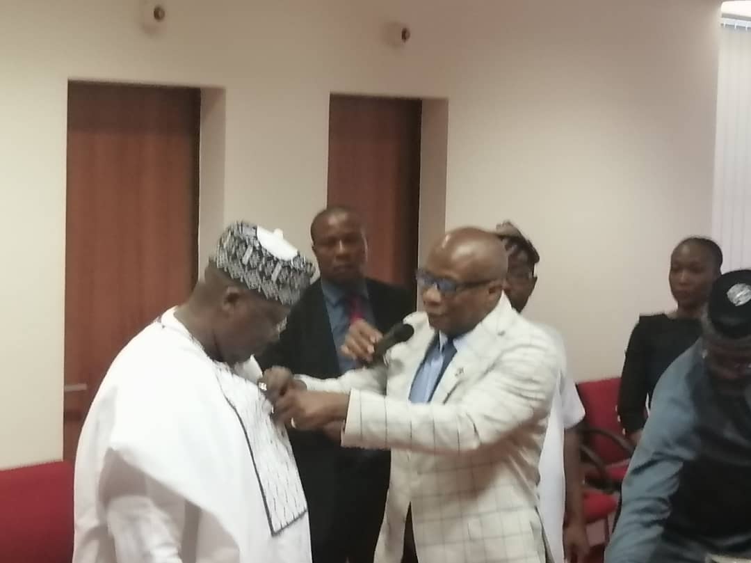 EdwardKallon's tweet photo. I am so pleased to meet Nigeria's Senate President, Ahmed Ibrahim Lawan to highlight the role of @nassnigeria in accelerating implementation of #SDGs in this #DecadeOfAction; including a high level engagement to set priorities for leadership &amp; galvanize political will. @UN_Piper https://t.co/4U4jKzGxhP
