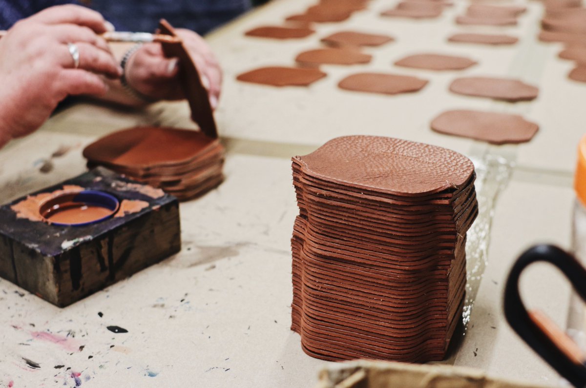 A new batch of hip flask sleeves in the works! #Handmade using only the finest #Italianleather and edge-painted with precision in our factory. Shop now: ow.ly/KwJz50yJaDK #BuyBritish