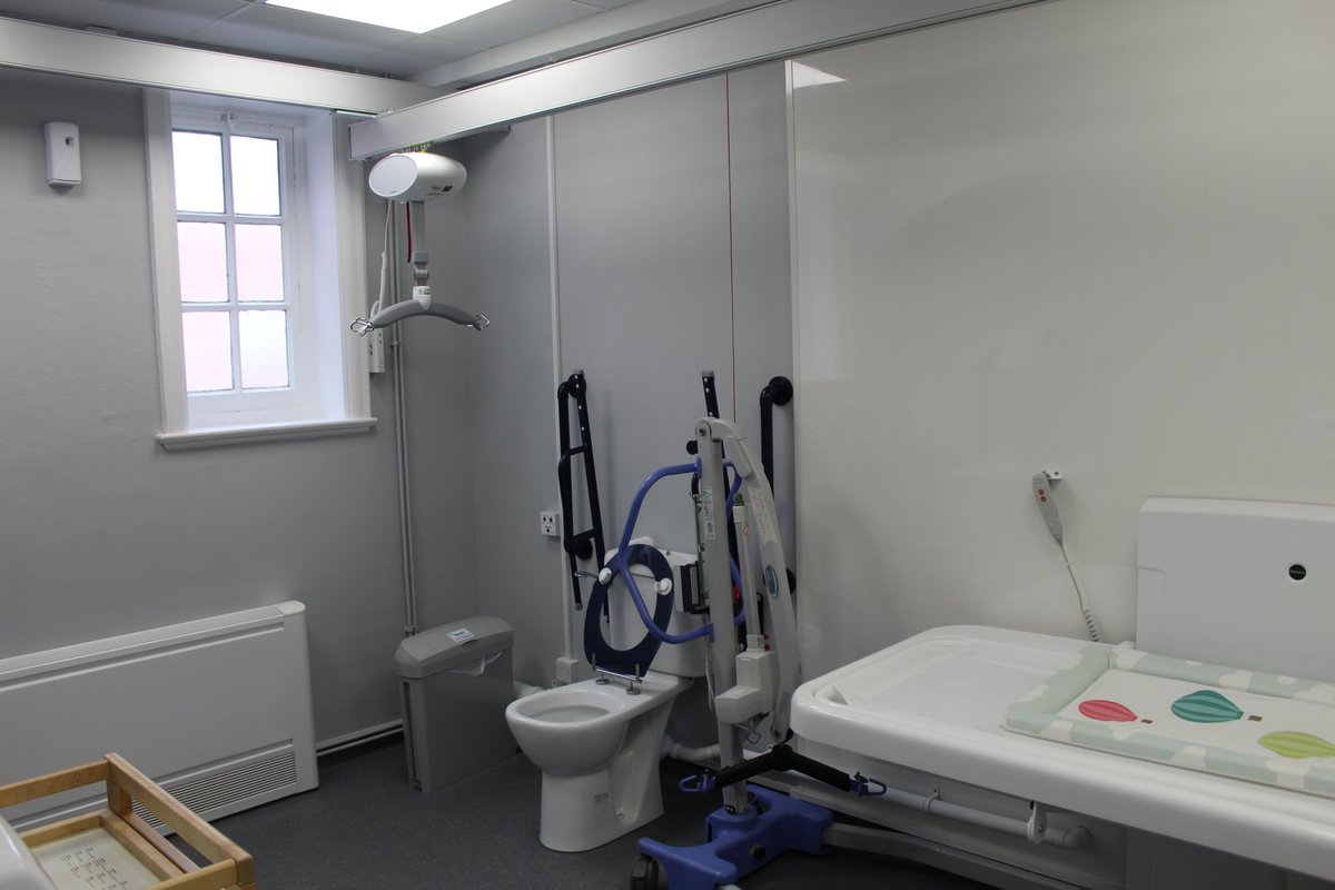 MenphysUK's tweet photo. The hoist is in!!!!
One step closer to a completed Changing Place at the
@MenphysUK hub.
#Charity #Leicester #MoreThanADiagnosis #50YearsofMenphys https://t.co/pt3Y1JZzeg