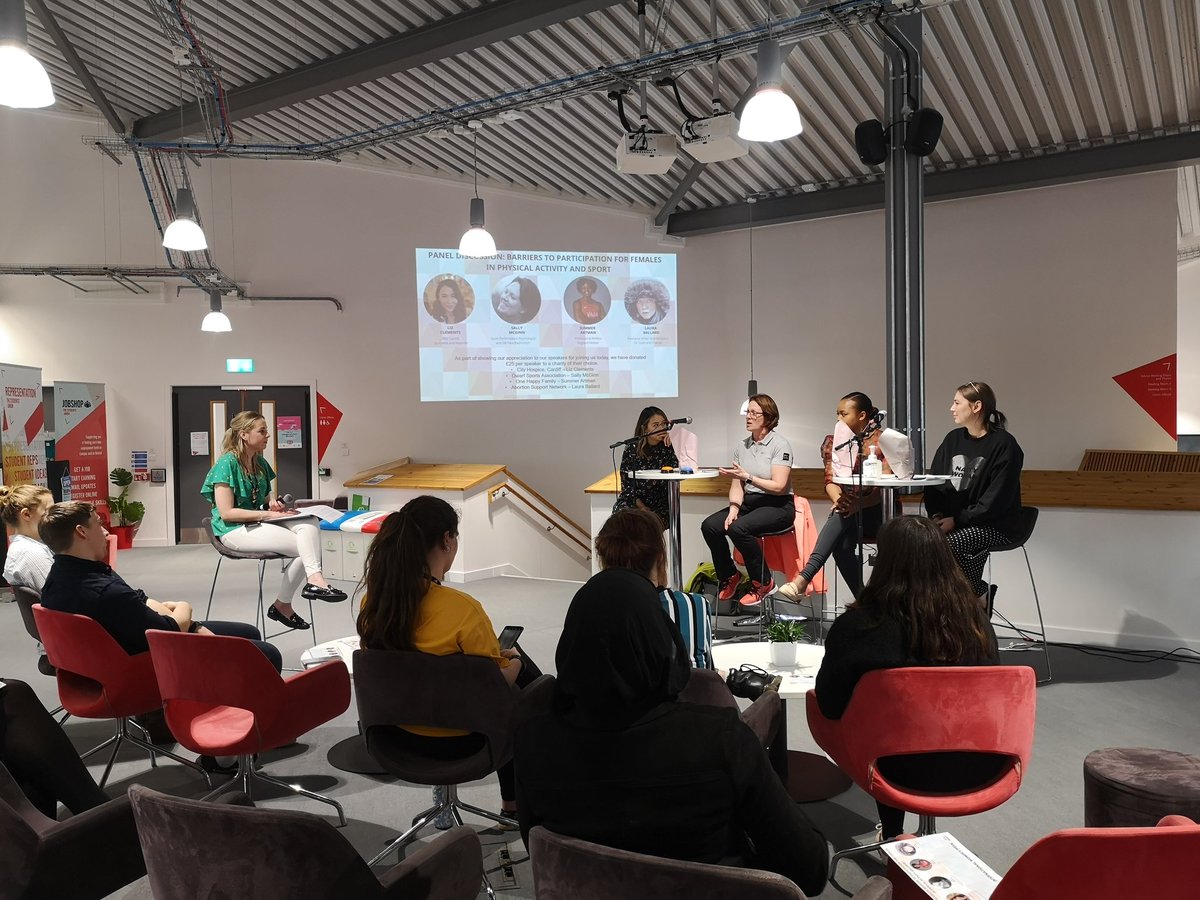 Interesting panel discussion about the barriers to participation for females in physical activity and sport today at <a href="/TheSUatUWE/">The SU at UWE</a>, feat. <a href="/lizcezclemo/">Liz Clements</a>, <a href="/SMMindOdyssey/">Sally McGinn</a>, <a href="/Summer_Artman/">Summer 💫</a> and Laura Ballard!!! ⭐💪🏻💪🏼💪🏽💪🏿⭐