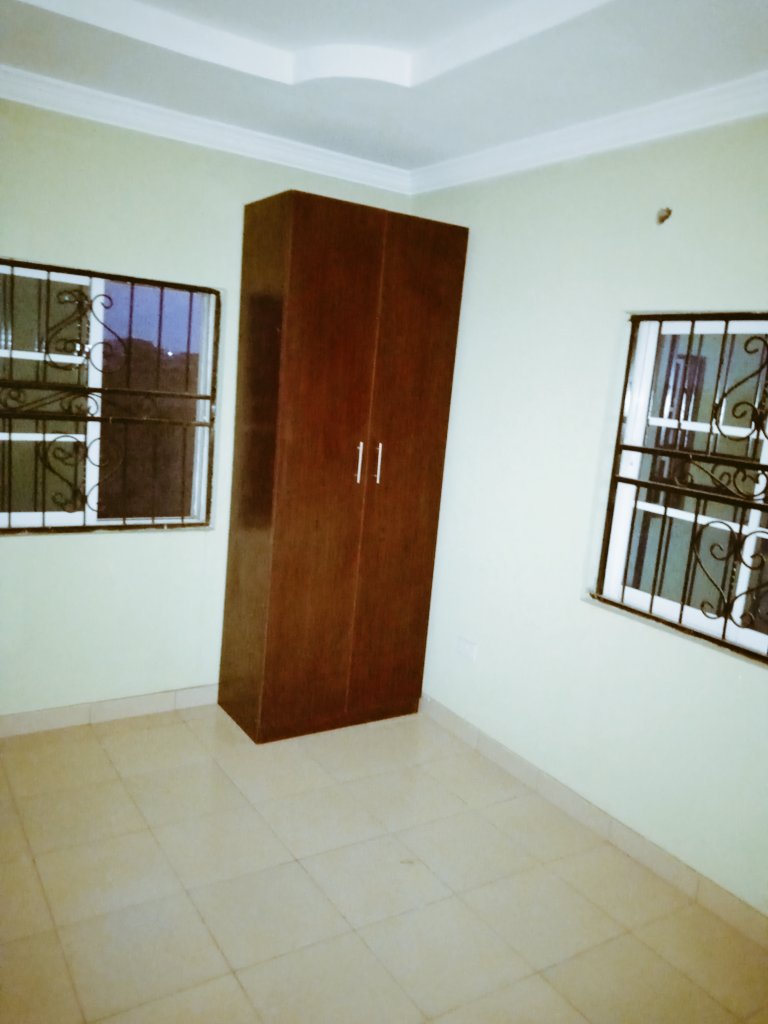 Oluadegbamy's tweet photo. TO LET!!! 

Brand New 2Bedroom Flat in Magboro. 

Price- 300k/Annum https://t.co/saVV3twaXQ