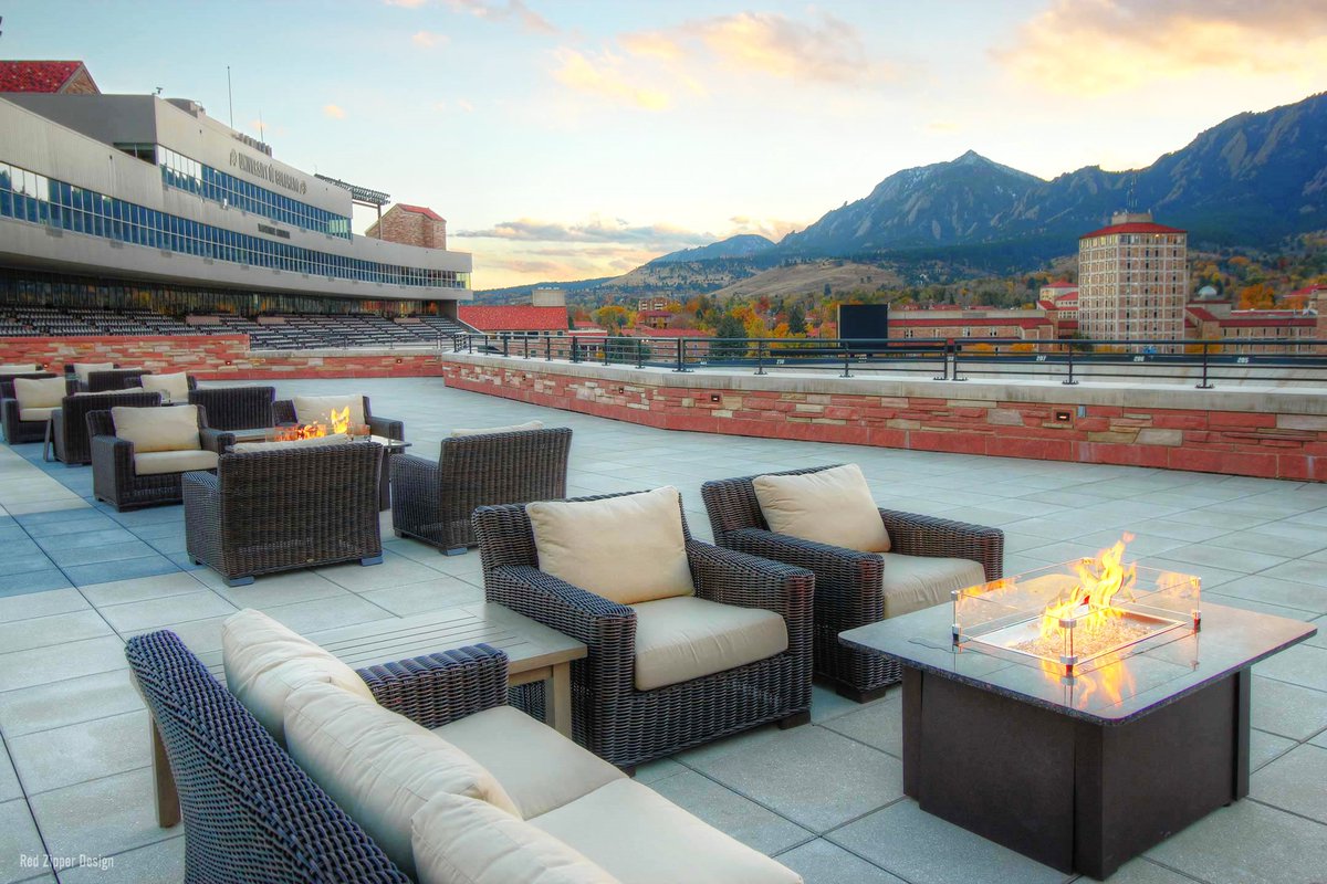 We're excited to swap our fire pits for sun shades! Spring is on its way 😎🌻