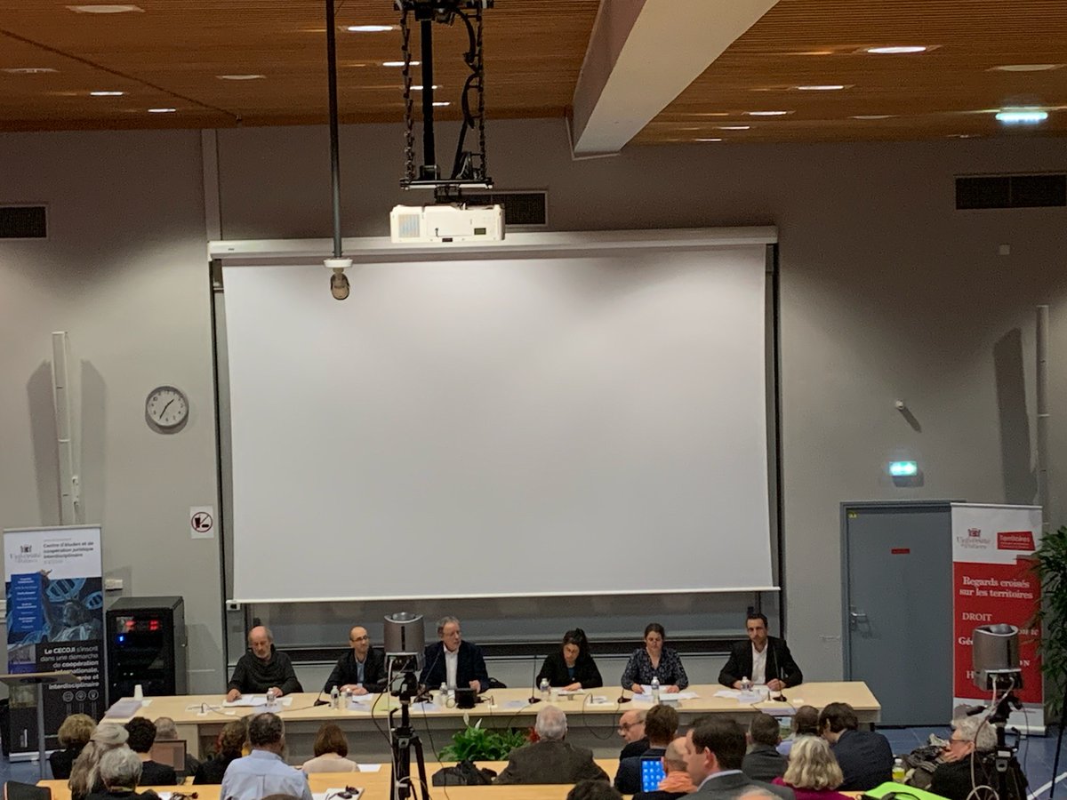 JeunesAgri's tweet photo. "Le renouvellement des générations doit être pensé avec l'approvisionnement local. Il faut des agriculteurs dans les campagnes pour fournir des denrées alimentaires de proximité"
@l_quellec à l'@UnivPoitiers de droit sur "le système alimentaire : un défi pour le droit" https://t.co/9Rhx7LpoMG
