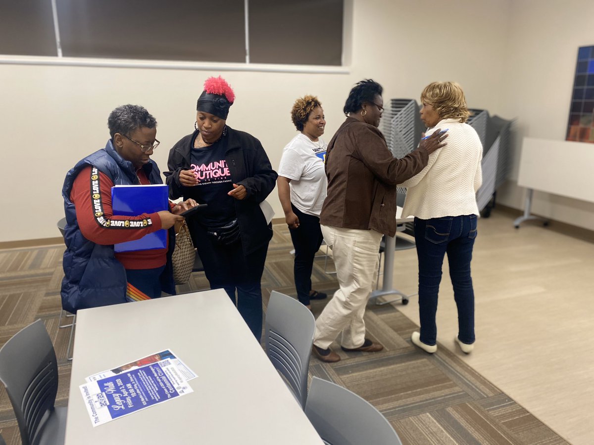 BOEAPS's tweet photo. 🗣DISTRICT 2 IS READY TO PUT IN THE WORK. On Monday it was another amazing community meeting! We hope to see more people at our next meeting ready to provide feedback and most of all bring some solutions! #D2STRONG https://t.co/ZPrLKIoUev