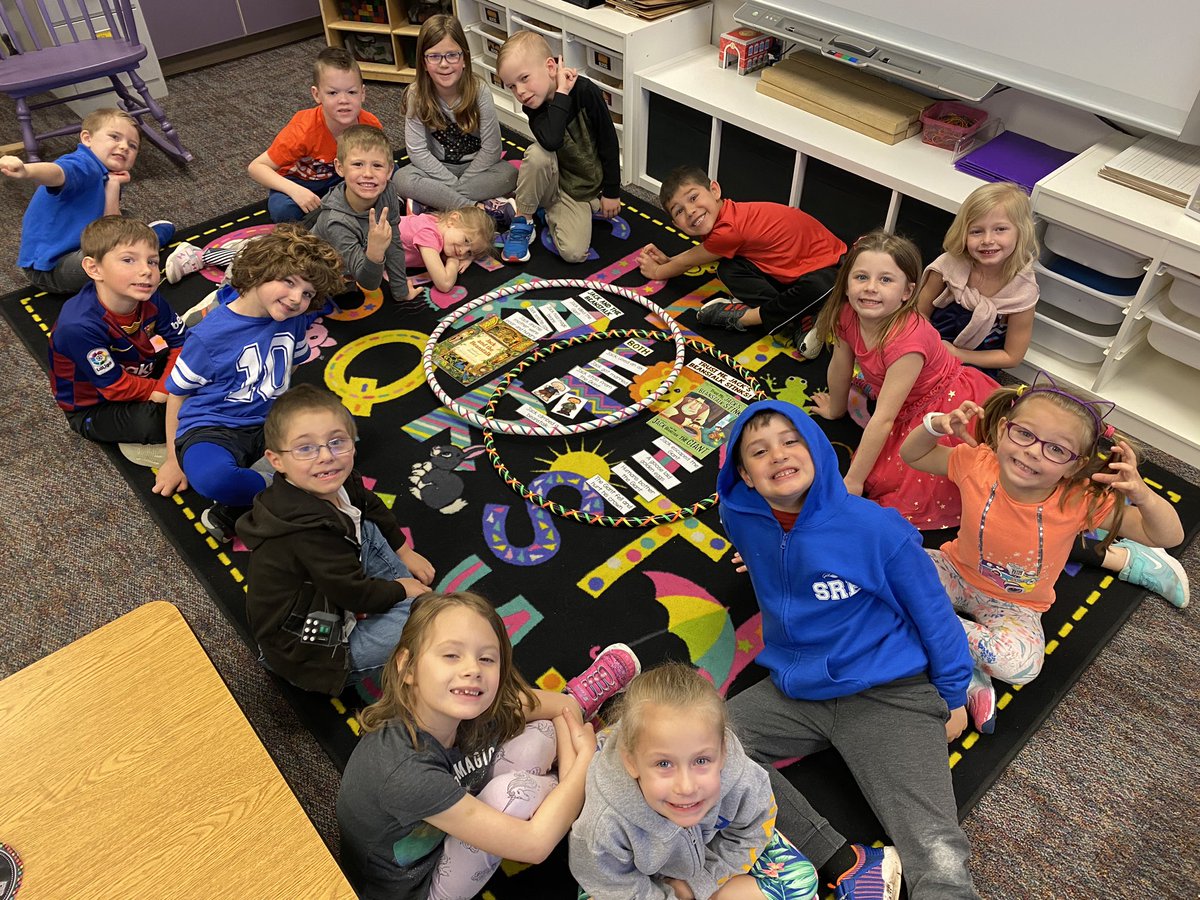 We are comparing &amp; contrasting two of our favorite Jack &amp; The Beanstalk  stories. #venndiagram #literacy #fairytales <a href="/principalRiley/">Mary Riley</a>