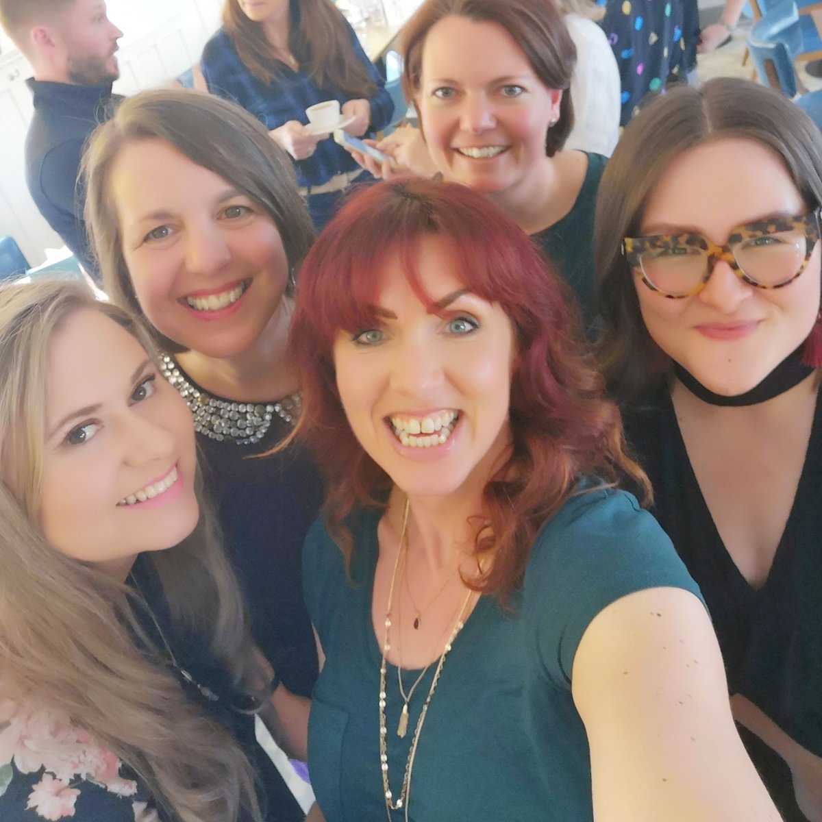 HelloRuthUK's tweet photo. Good to get out of the studio once in a while! Great @tringbuzz meet up this morning at @lussmanns in Tring with speakers @roodavies_themojocoach and @bossyourpr talking about 'personal branding'. #tringbuzz #community #tringtring #keepingitlocal #localbusiness https://t.co/eoxEbSCaMg