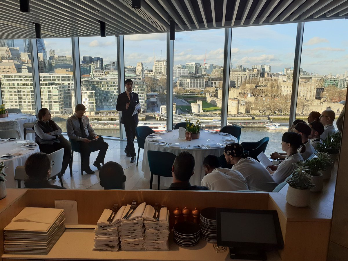 Ivan K 💜💙 tweet media