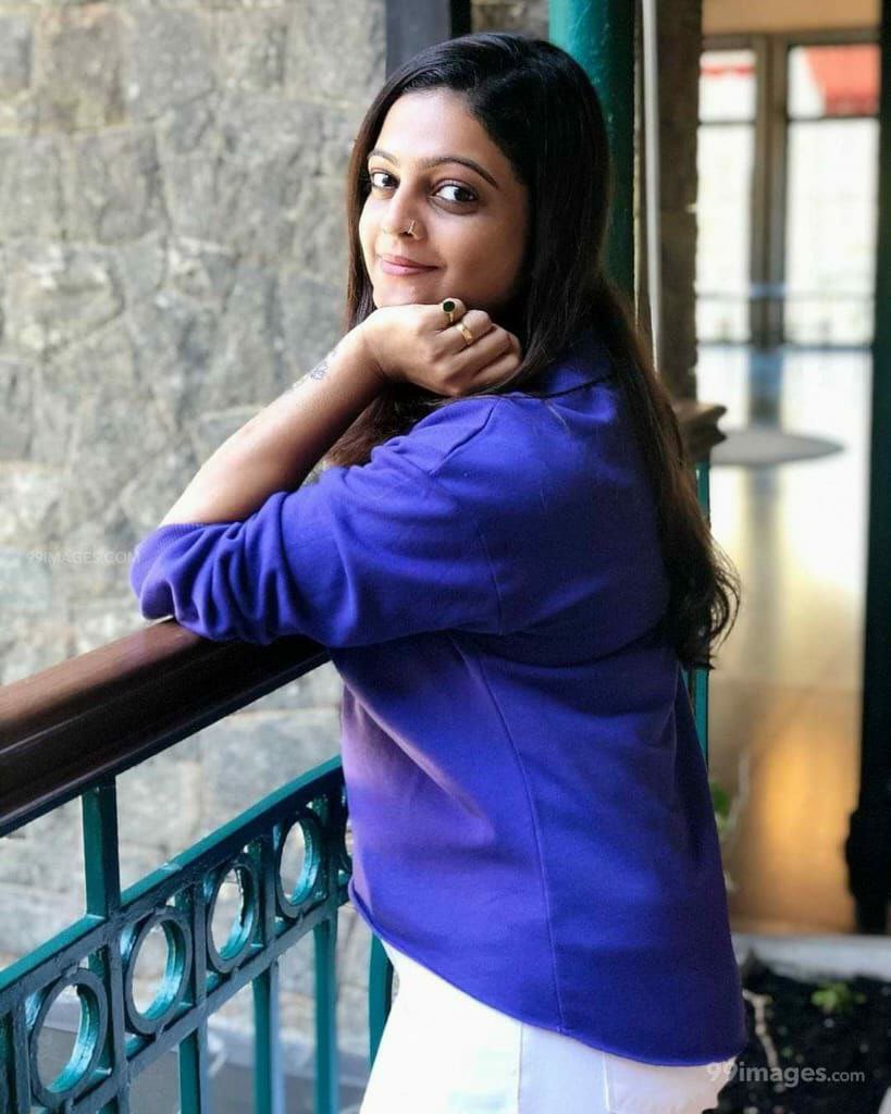 itshijas's tweet photo. #Hij_Twitz💐💐✌🏻✌🏻

ஓயாமல் ஓடி ஓடி உழைத்து கொண்டே  இருப்பதாலோ என்னவோ..

பார்க்கும் இடத்தில் எல்லாம் உயர்ந்த இடத்திலேயே இதற்கு பதவி கிடைத்துள்ளது..!!

             "கடிகாரம்"

   #GoodNightEveryone 

               #SweetDreams https://t.co/G8jTbh5b3h