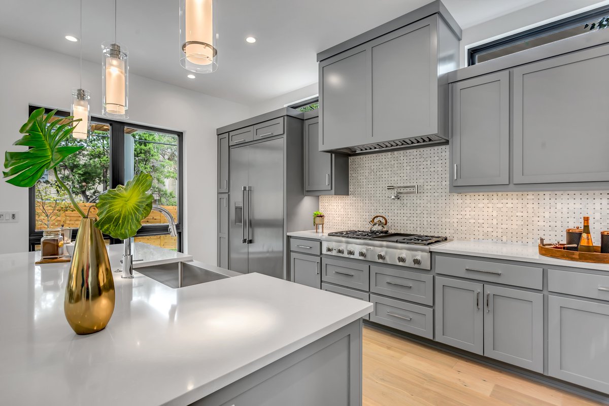 FXcabinets's tweet photo. π Happy Wednesday! We're in love with this gorgeous gray shaker kitchen. π
#kitchendesign #kitchengoals #kitchenlove #kitcheninspo #modernkitchen #modernkitchendesign
#kitchenlighting #kitchendecor #kitcheninspiration #graykitchen #graycabinets #shakercabinets #shakerkitchen https://t.co/jHUUpB8CUo