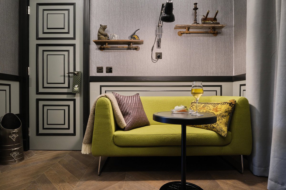 ST_TravelMag's tweet image. What's the best travel tip you've ever been given?
Tweet it to us using #YourTips, and you could win a stay in London - including breakfast and dinner - at brand new Kings Cross townhouse The Gyle thegyle.co.uk 
[T&amp;amp;Cs apply - see magazine]