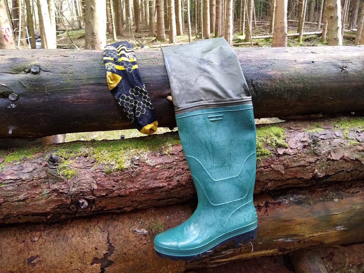 MTBHuw's tweet photo. Hydrologist's problems π€¦ββοΈπ #leakywaders https://t.co/sLTmLlrUlG
