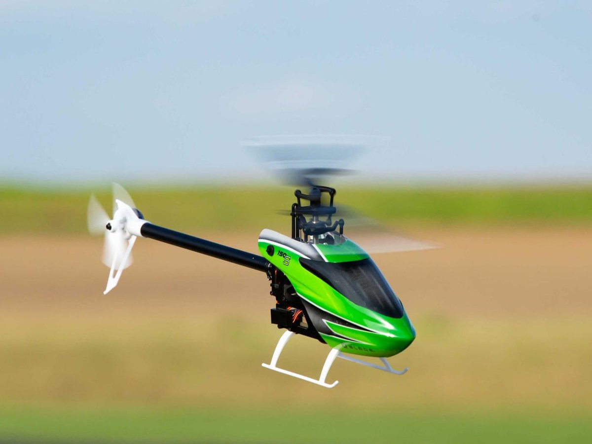 Looking for an affordable heli to improve your flying skills? With built-in collective pitch and SAFE® technology, feel at ease when you pilot the Blade 150 S.

#Blade #150S #WhatTheHeli #SAFETechnology #MakeItBuildIt

makeitbuildit.co.uk/blade-150-s-bn…