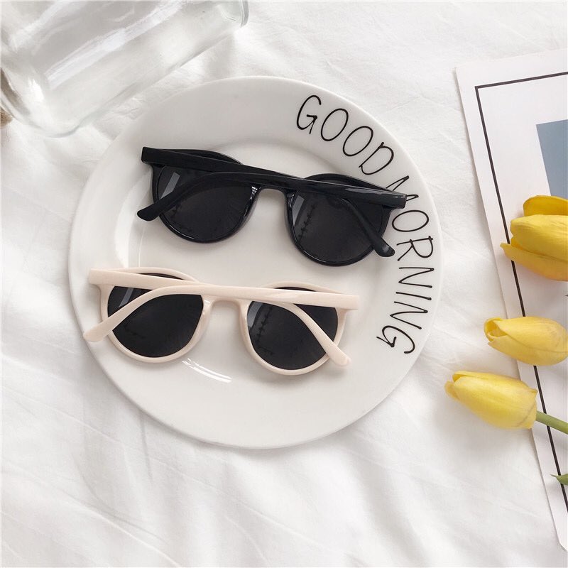 gurls_girl's tweet photo. 🌽 เปิดจอง แว่นกันแดด
แว่นทรงกลม ทรงนี้ฮิตมาก
เหมาะกับอากาศเมืองไทยสุด
SALE ลดราคาหนักมาก

มีสี ครีม ดำ
ดูรีวิวในเมนชั่น รีวิวเพียบ

⭐️ ราคา 150 บาท (ปกติ 290) 
จ่ายตอนของมา ไม่เก็บมัดจำ

#howtoperfect #แว่นตากันแดด https://t.co/N0UlzDTwOq