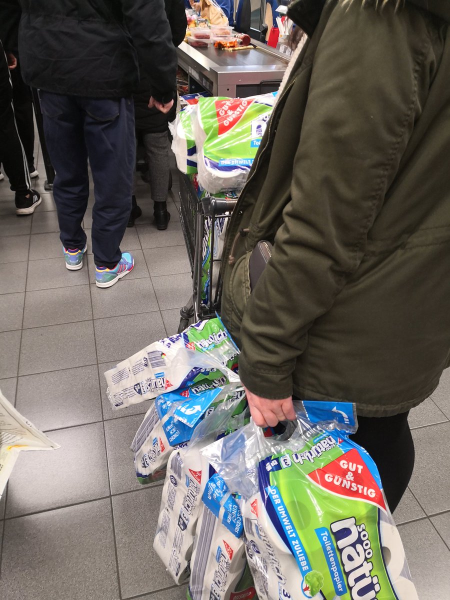 Sophie R. tweet media