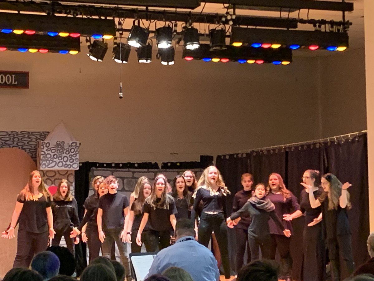 LTMSBAND's tweet photo. @LTHSDramaClub with their short performance of Rodgers and Hammerstein’s Cinderella! Fantastic job!!! https://t.co/b0IxP2tJGn