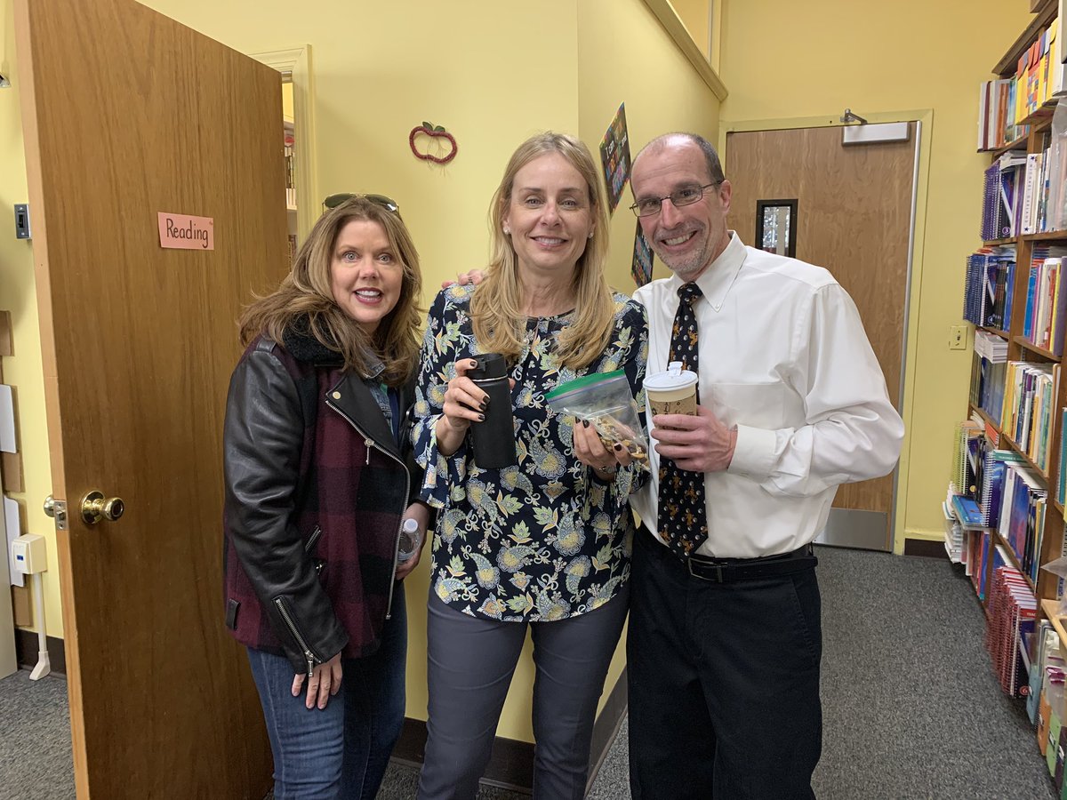 KerriPieper's tweet image. Perfect way to start our wellness Wednesday! Thanks @CIadevaio for hosting Mix and Mingle! Fueling up for our day making our own trail mix and spending a few moments with one another. 💜 #VSWellness #LookfortheAwesome