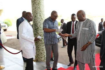 Voir l'image sur Twitter