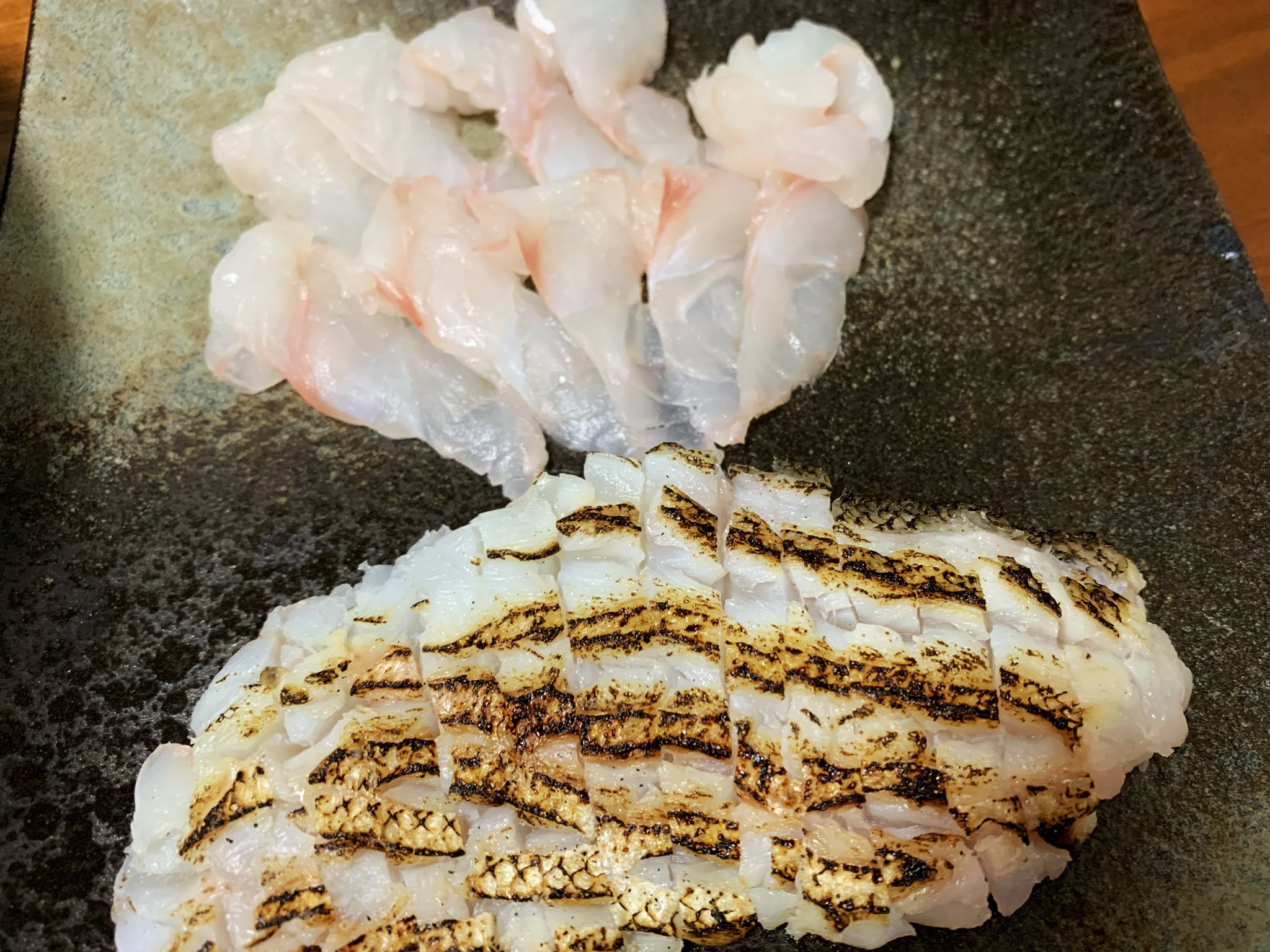 ゆっけどるちぇ 大歳祐介 幻の白河 白甘鯛 熱々の油をかけてウロコをザクザクと食べられるポワレがおいしい お刺身も甘味があってびみです ゆけめし T Co Qumvfpzgj8 Twitter