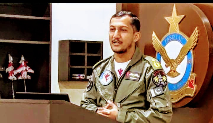 Farhanxc_'s tweet image. Pilot Noman embraced Shahadat in #F16Crash during rehearsal.Our Prayer's and Sympathies for Noman who lost his life during the #23rdMarch Rehearsal in Islamabad near Zero Point.May Allah give patience to his family and grant him higher ranks in Jannah Ameen.