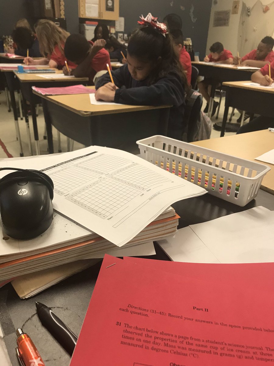 aliano_mr's tweet photo. #mockwriting #FSA #2hours #independent #BessieColeman #MaeJemison #outline #5paragraph https://t.co/lybc3WNyAp