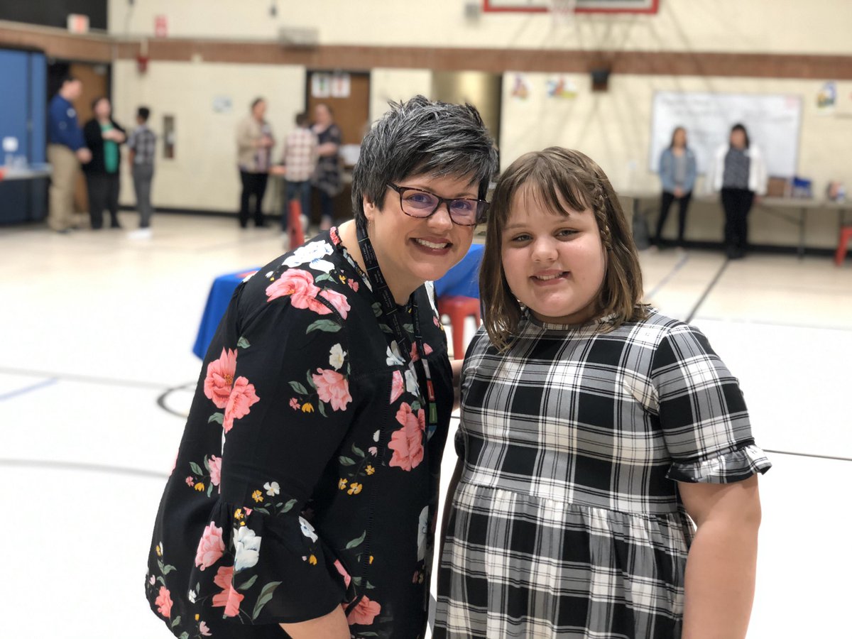 tonya_thorbahn's tweet photo. Shout out to @JeanineBaker and @maciewenner for all they do for our #BeBIG #BIGshake! #TrojanTrue https://t.co/cMwxnnpVjR
