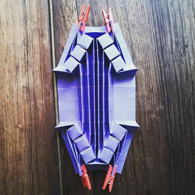 OrigamiInvasion's tweet image. Ça devient une obsession ces tessellations.

Variations Tessellation waterbomb

Design : Ilan Garibi (@garibiilan)

#origami #origamiart #papercraft #paper #paperart #craft #paperfolding #paperfoldingart #tessellation #origamitessellation #squaregrid #ilangaribi #ilangaribio…