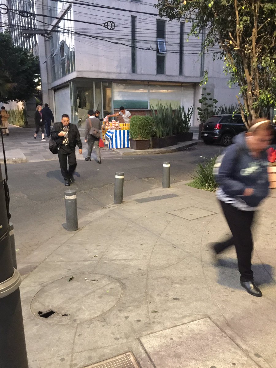 veciniux tweet media