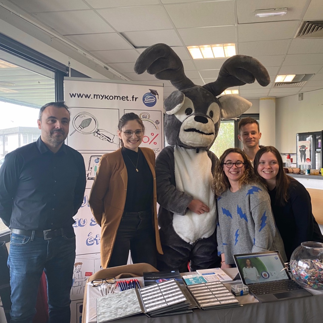 Marie et Wilson se sont rendus aujourd'hui au forum des partenaires de Rennes #MyKomet #RameneTaFraise