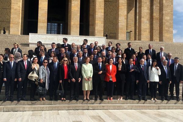 TarumarHABER's tweet photo. Ali Babacan'ın Demokrasi ve Atılım Partisi kurucuları ilk olarak Anıtkabir'e gitti. https://t.co/7VO6lW0efG