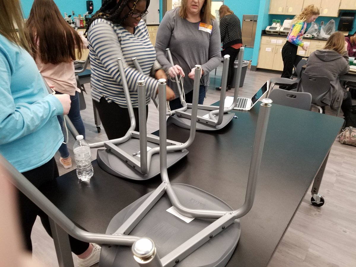 donmblack's tweet photo. Students in Biomed learning how to suture @IgniteAtRIC @JeromeGels @dr_poe @WhitisJulie https://t.co/3Mp2RbhzFO