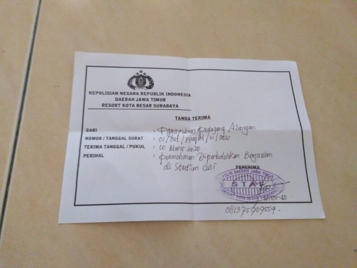 Surat telah kami kirimkan kemarin

Mohon utk Kapolrestabes Sbya &amp; manajemen Persebaya bisa memperbolehkan kembali para pedagang asongan bisa berjualan kembali di dalam GBT

Dodolan niku damel penguripan ekonomi sak keluarga²ne

Njenengan² wong apik
Wong apik niku akeh berkah e