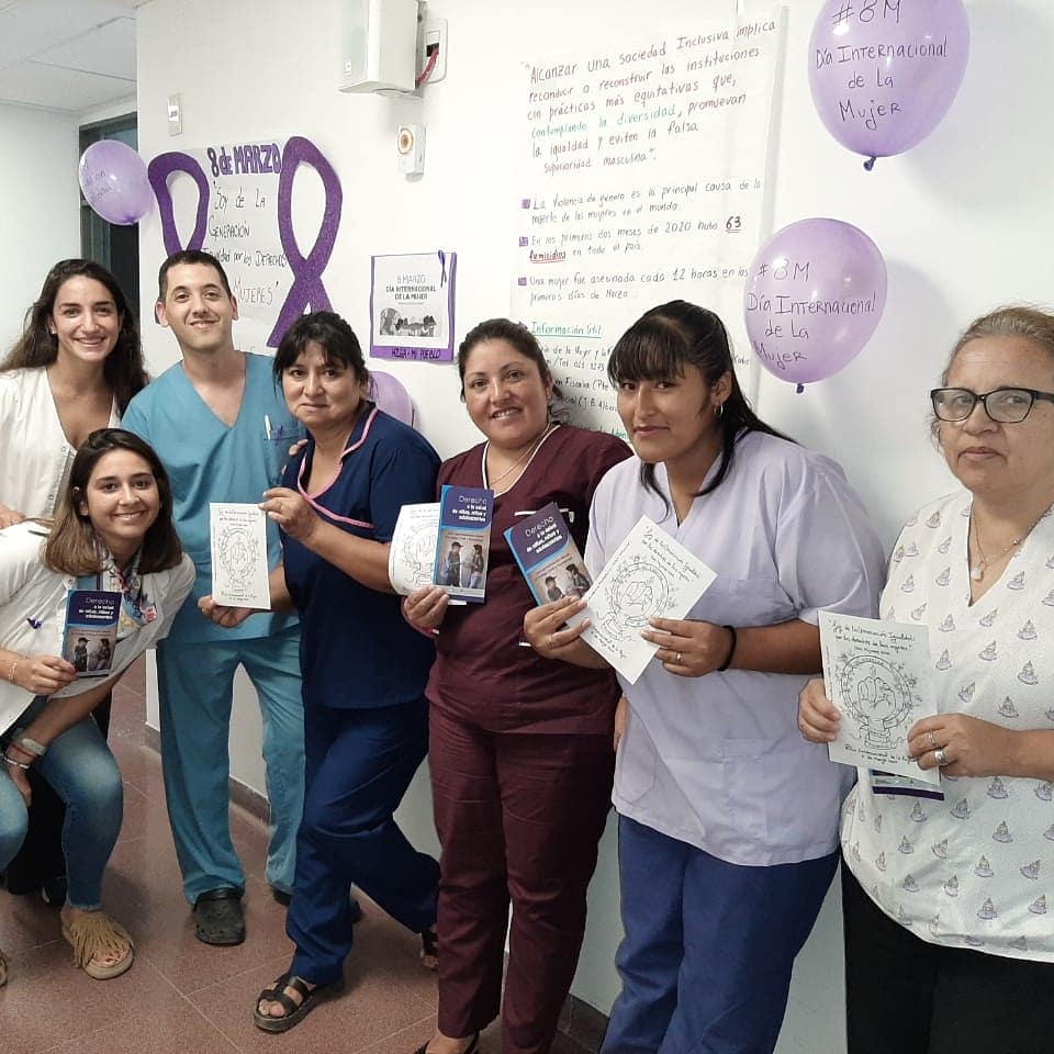 HospitalFV's tweet photo. 💜 Se realizaron diversas charlas informativas/reflexivas sobre el Día de la Mujer. 
L@s profesionales del Hospital Mi Pueblo brindaron encuentros en Sala de Espera y Maternidad, a fin de guiar, acompañar y generar conciencia sobre los Derechos de la Mujer.
#8M https://t.co/TsPaTDxswm