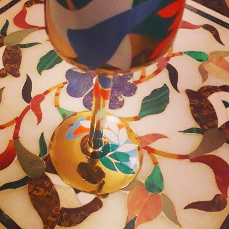 saharzaman's tweet photo. Never realised my #ChamakPatti art, which is contemporary but so similar to the ancient and classic art of #pietradura !! This brass wine glass is embellished with my #handcut pieces of #reflectivestickers. I have a whole range of these glasses for you! DM me 😁 #ArtistOnTwitter https://t.co/Cn1j9nUq8I