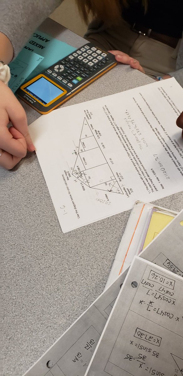 DawnLybarger's tweet photo. Geo Ss are working hard on their performance task to determine if Air Traffic Control was right or wrong. 💙🗽🌁✈🧡 #historyinmath #delmarwildcats #planeinthehudson @DelmarHS_Bleile @DelmarSuper https://t.co/JLLrTH3aBX