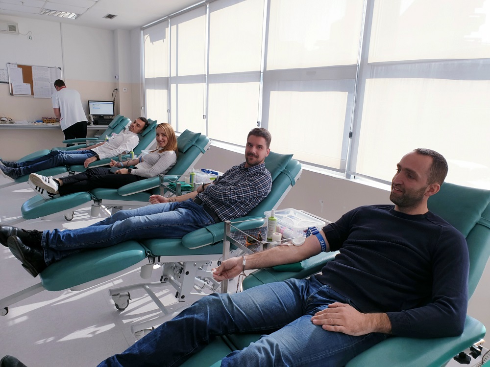 Volonterski klub Crnogorskog Telekoma tradicionalno je organizovao redovnu akciju dobrovoljnog davanja krvi za zaposlene. PR Crnogorskog Telekoma, Matija Otašević, skrenuo je pažnju koliko je neophodno da se na dobrovoljno davanje krvi odluči što više građana i kompanija. 🤜🤛